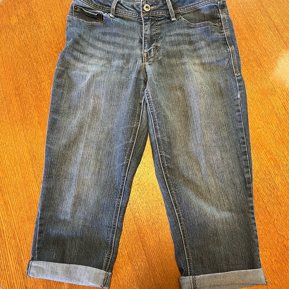 FADED GLORY CAPRIS JEANS | Size 8 - Picture 2 of 7